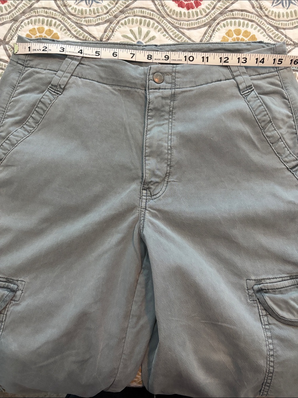 American Eagle Outfitters cargo pants, size 8. - Picture 5 of 13